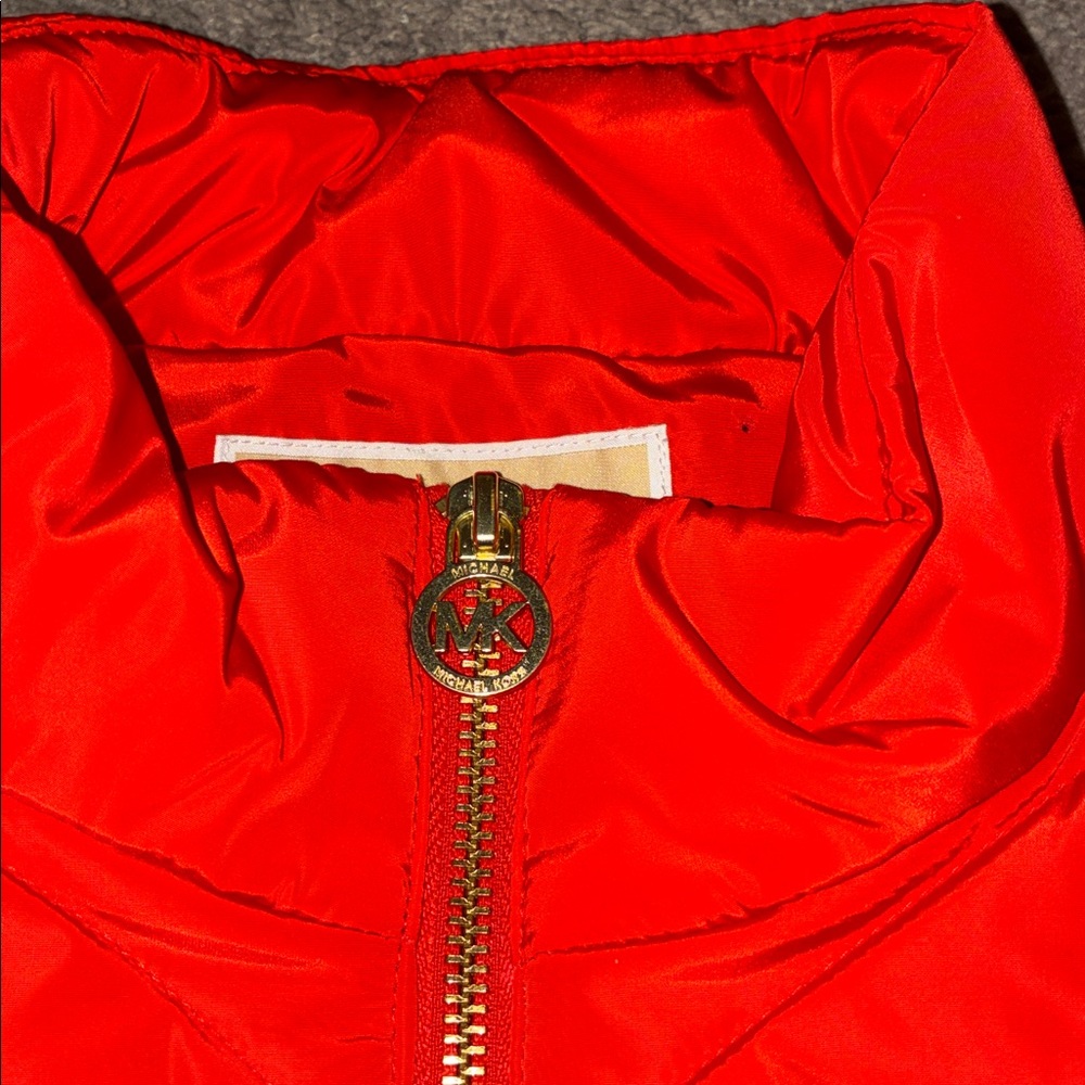 Michael Kors Vibrant Red Quilted Puffer Vest Womans XL NWT $125 MSRP - Picture 2 of 4